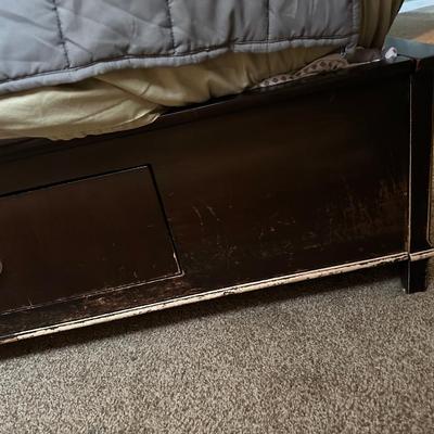 QUEEN SIZE BED FRAME WITH DRAWERS