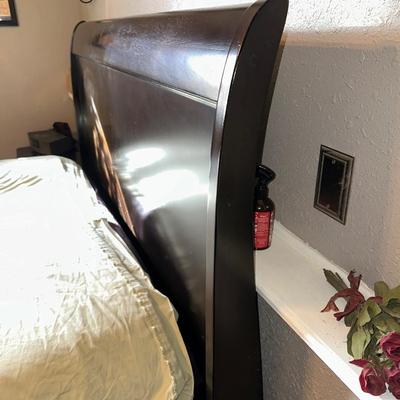 QUEEN SIZE BED FRAME WITH DRAWERS