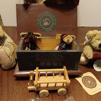 BOYDS BEARS AND MORE
