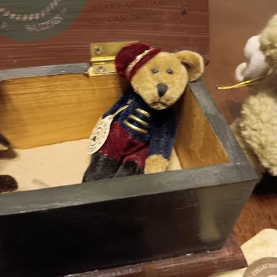 BOYDS BEARS AND MORE