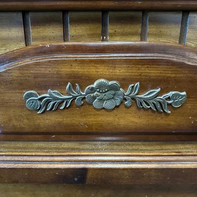 ARMOIRE WITH 4 DRAWERS AND 2 SHELVES