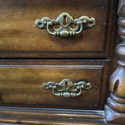 ARMOIRE WITH 4 DRAWERS AND 2 SHELVES