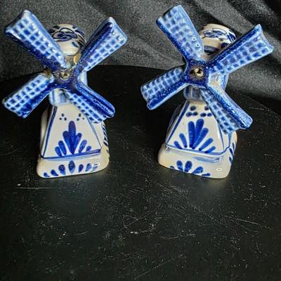 Vintage Delft Blue Windmill Salt & Pepper Shakers — Hand-Painted Dutch Ceramic Miniatures