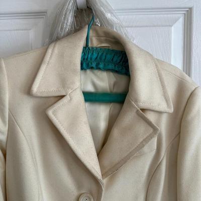 CREAM COLORED LADIES COAT