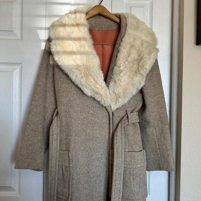 LADIES COAT