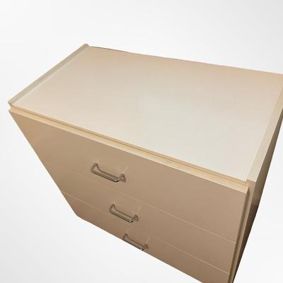 White Twin Daybed with Trundle and Matching Three-Drawer Chest