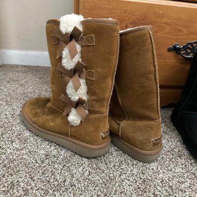 SIZE 6 LADIES BOOTS