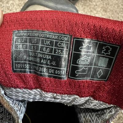 SIZE 6 SORREL BOOTS AND 8.5 KEEN SHOES