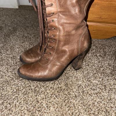 SIZE 6 HEELED BOOTS