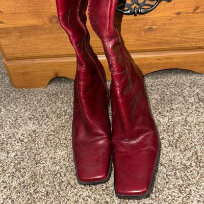 SIZE 6 HEELED BOOTS