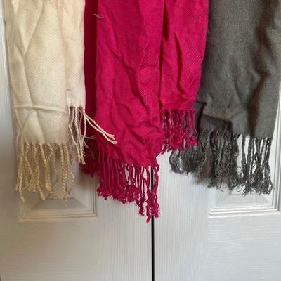 LADIES SCARVES