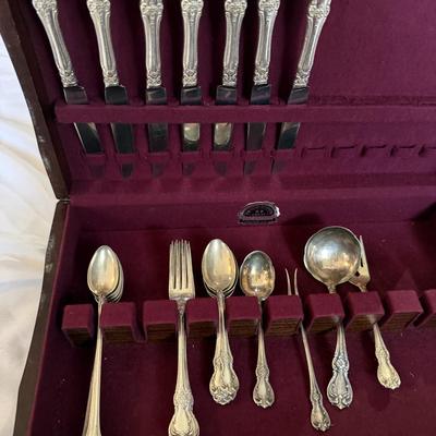 Sale Photo Thumbnail #106: 8 iced tea spoons
8 forks
5 spoons
7 knives