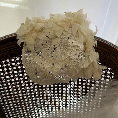 Sale Photo Thumbnail #110: Vintage wedding veil