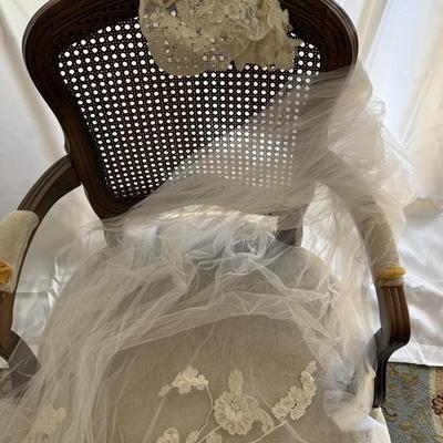 Sale Photo Thumbnail #109: Vintage wedding veil
