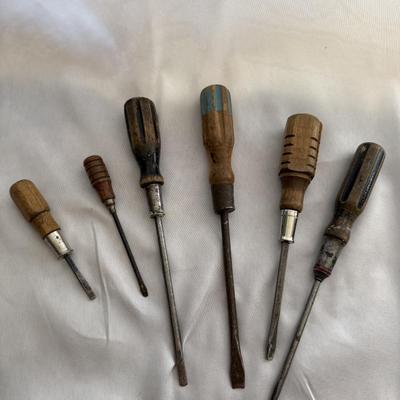 Sale Photo Thumbnail #145: Vintage screwdrivers - various sizes
