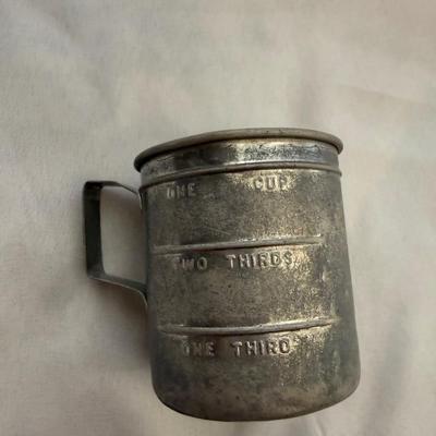 Sale Photo Thumbnail #184: Vintage (1940s) aluminum measuring cup