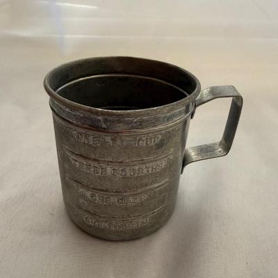 Sale Photo Thumbnail #183: Vintage (1940s) aluminum measuring cup