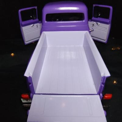 1956 FORD TRUCK DIE-CAST MODEL