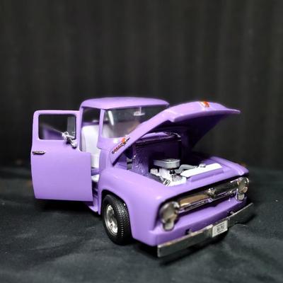 1956 FORD TRUCK DIE-CAST MODEL