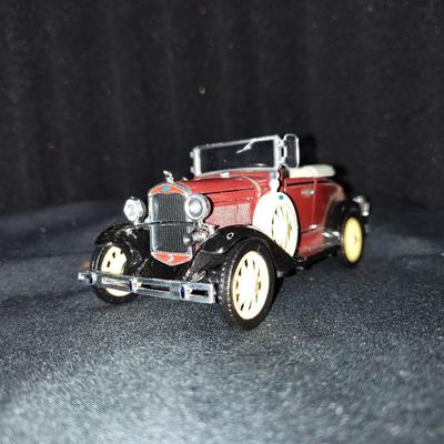 1931 FORD MODEL A ROADSTER DIE-CAST MODEL