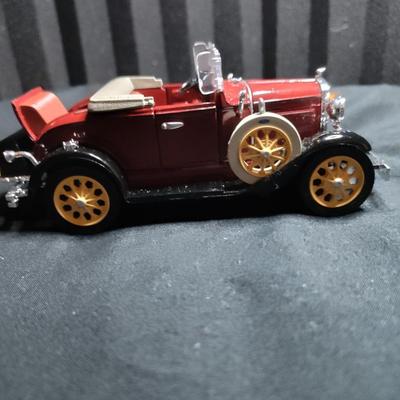 1931 FORD MODEL A ROADSTER DIE-CAST MODEL