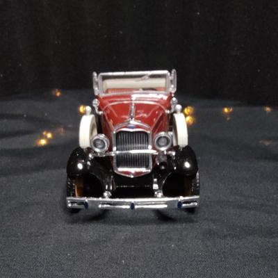 1931 FORD MODEL A ROADSTER DIE-CAST MODEL