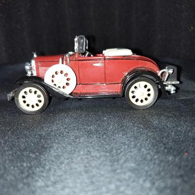 1931 FORD MODEL A ROADSTER DIE-CAST MODEL