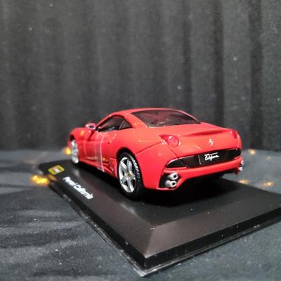 FERRARI DIE-CAST MODEL