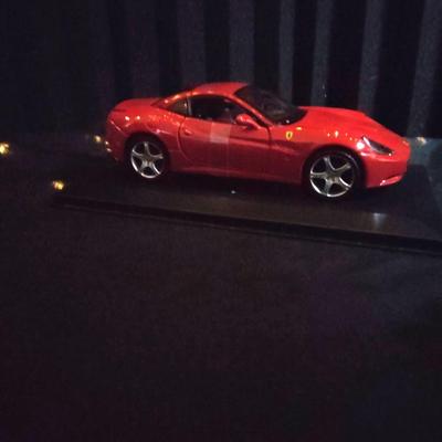 FERRARI DIE-CAST MODEL