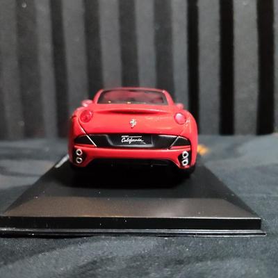 FERRARI DIE-CAST MODEL