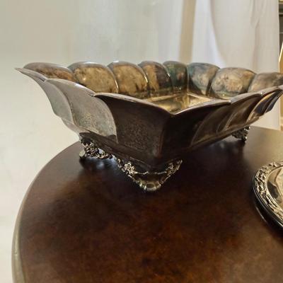 Sale Photo Thumbnail #235: Small Silverplate tray/wine coaster 
Vintage silver-plated scalloped footed bowl.