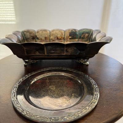 Sale Photo Thumbnail #233: Small Silverplate tray/wine coaster 
Vintage silver-plated scalloped footed bowl.