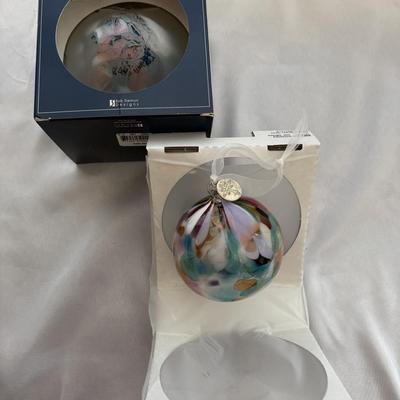 Sale Photo Thumbnail #245: Handblown glass Christmas ornament X Bob Siemen