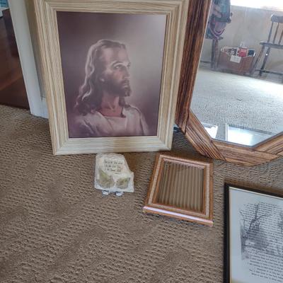 WALL MIRROR, PICTURES AND FRAMES