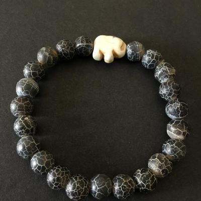 Beautiful stone bead stretch bracelet with cute elephant, carved stone bead