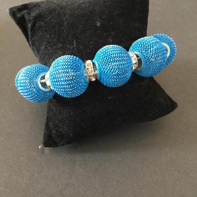 Cute vintage blue and silver metal ball stretch bracelet cute fun