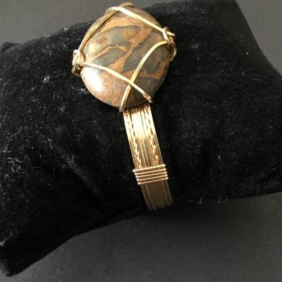 Very nice beautifully handcrafted, gold tone, jasper stone, locking bracelet