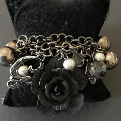 Super cute, gunmetal, gray guess flower charm stretch bracelet