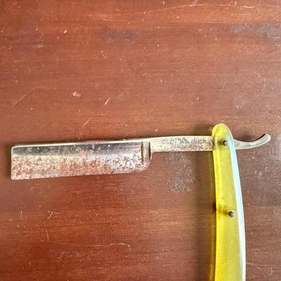 Sale Photo Thumbnail #259: Vintage Dubl Duck straight razor, "Satin Edge" model. Made by the Bresduck company in Solingen, Germany.