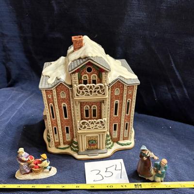 Vintage Colonial Village Baron Mundt Manor