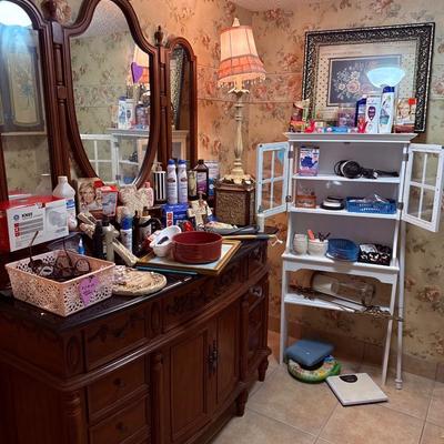 Sale Photo Thumbnail #73: - Sink isn’t for sale but the mirror on top separates and is part of the lot. 

NO CHERRY PICKING or taking ONLY the items you want and leaving the rest or you will be banned! Please arrive with enough time to load. Bring boxes/any tools to assemble /do