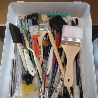 4 DRAWER ORGANIZER FILLED WITH PAINTERS/ARTIST SUPPLIES