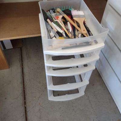 4 DRAWER ORGANIZER FILLED WITH PAINTERS/ARTIST SUPPLIES