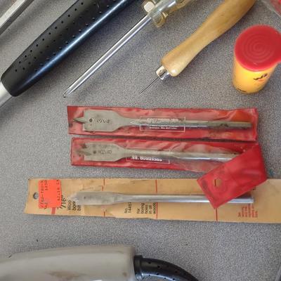 CORDED DRILL, BITS AND HAND TOOLS