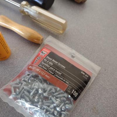 CORDED DRILL, BITS AND HAND TOOLS