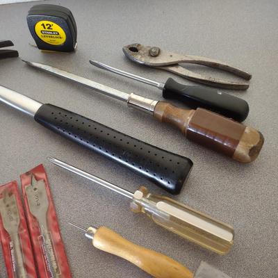 CORDED DRILL, BITS AND HAND TOOLS