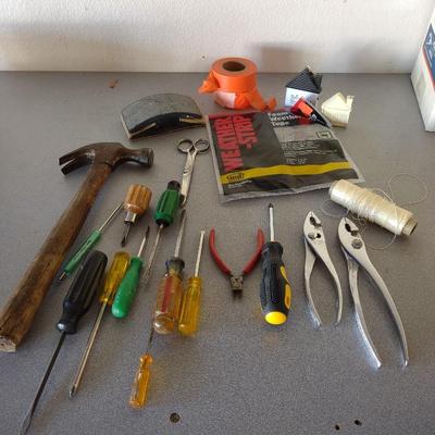 MAINLY HAND TOOLS