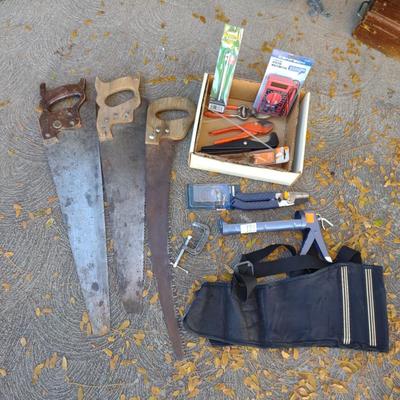 TOOLS AND A SUPPORT BELT