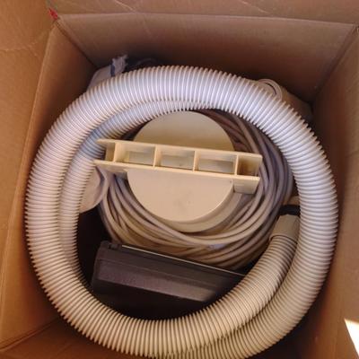 WASH WIZARD CARPET CLEANER AND VACUUM PLUS MOPS AND BROOM