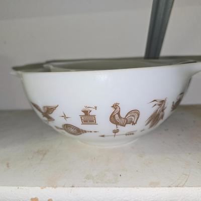 Americana Cinderella nesting bowls Pyrex